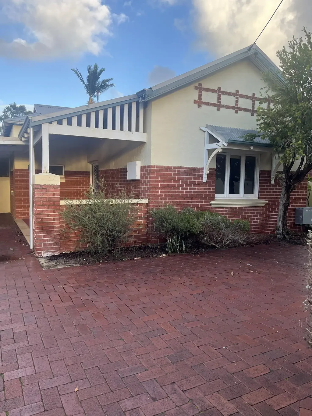 INGLEWOOD CHARACTER HOUSE