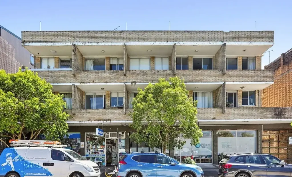 Stylish Studio Apartment with Parking & Rooftop Entertaining Area in Bronte