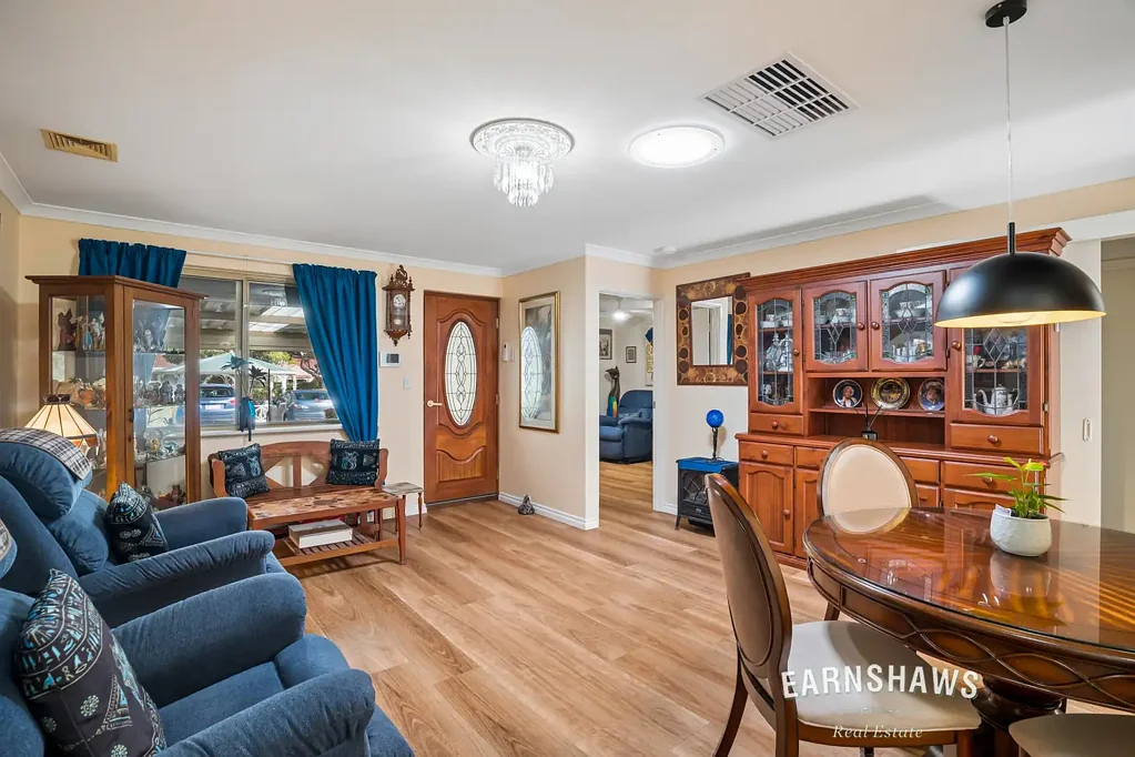 Swan View 2Zimmer Investors & Families Welcome: Perfect opportunity for adult children to purchase a secure, independent home for their parents.