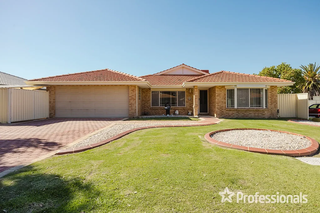 Ballajura 4房  Wonderful family home with Pool