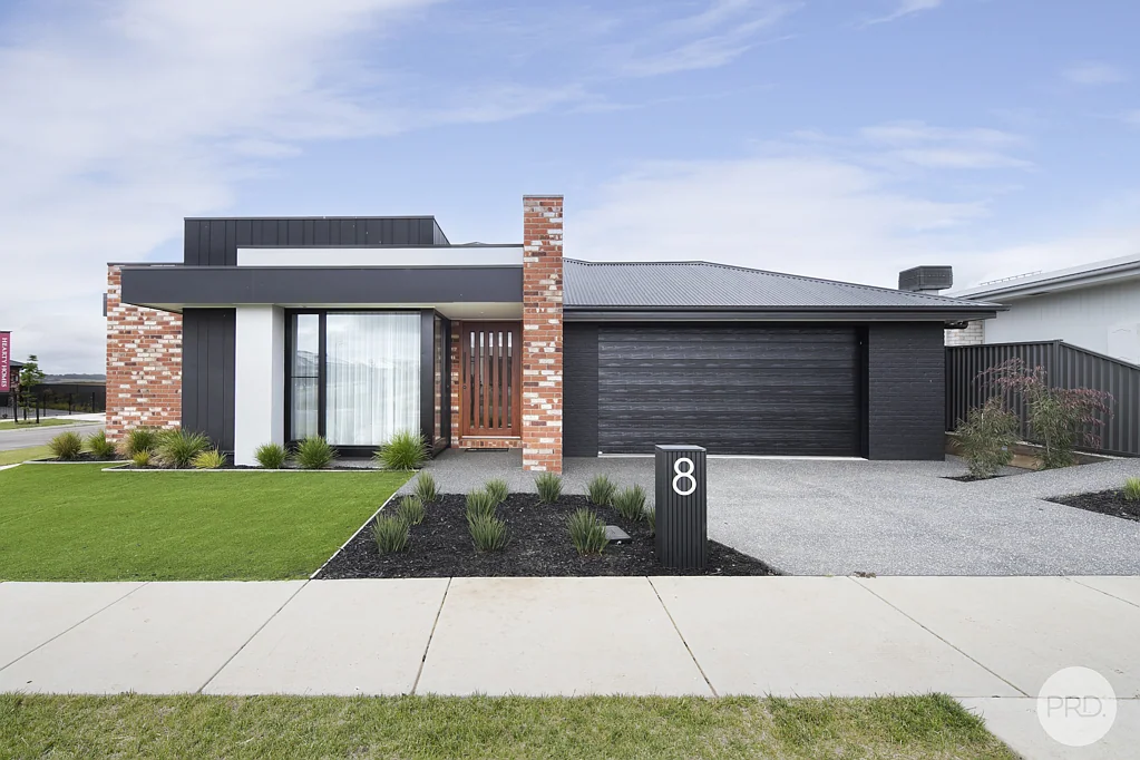 8 Blomeley Drive, Lucas, VIC 3350