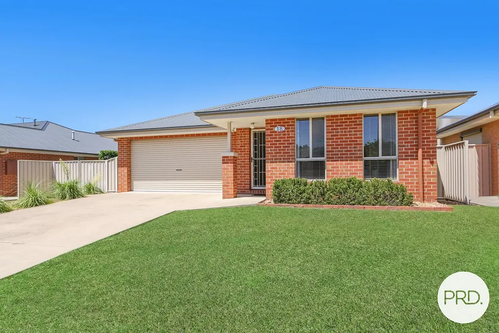 BEAUTIFUL FAMILY HOME!
