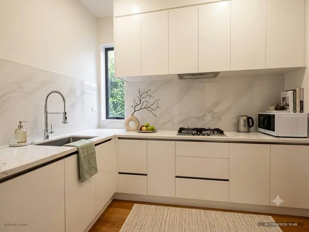 All Bills Included! Modern Living – NEW PRICE
