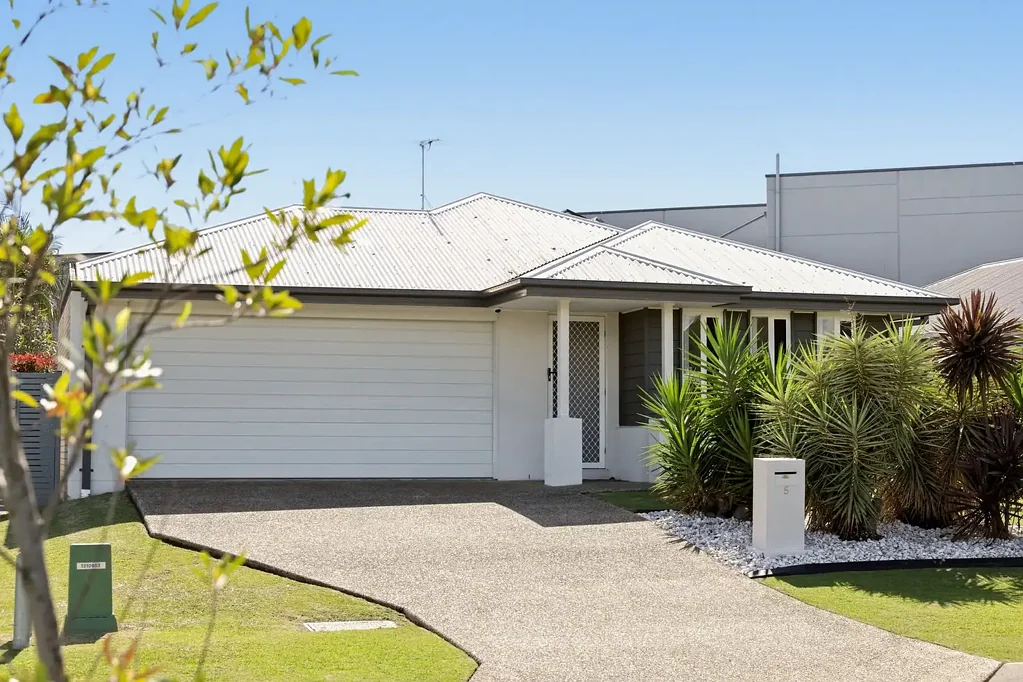 Rothwell 4 Bedroom Space, Comfort & Family Convenience