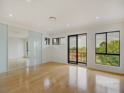 44B Bonds Road, Roselands, NSW 2196, 5房, 3浴, Apartment