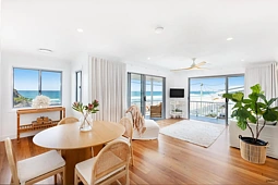 4/738 Pacific Parade, Currumbin