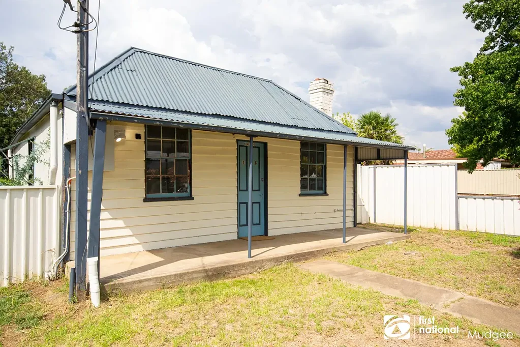 RECENTLY RENOVATED COTTAGE