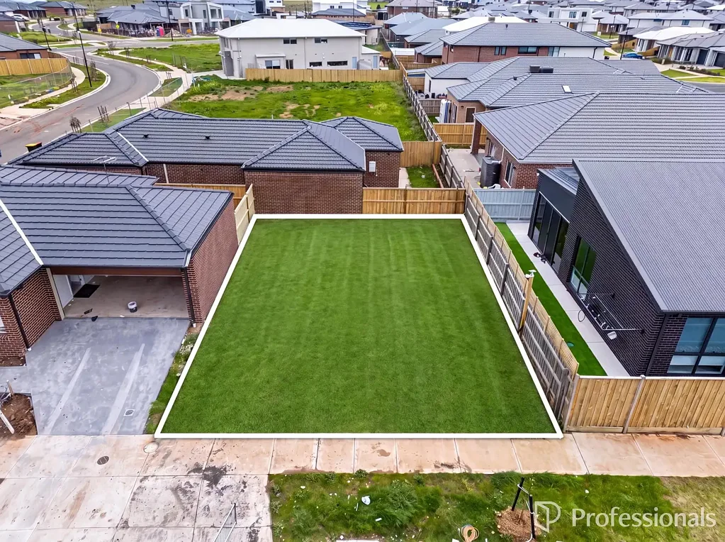 Fraser Rise TITLED LAND WITH PLANS FOR YOUR FUTURE HOME