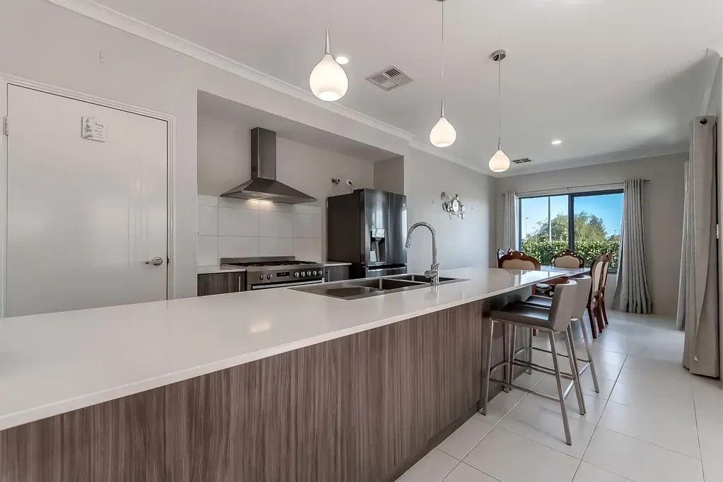IMMACULATE 3X2 + STUDY IN PRIME HARRISDALE LOCATION – $730 PER WEEK!