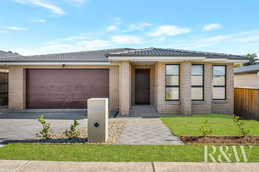 60 DUNSTAN DRIVE, Bradbury, NSW 2560