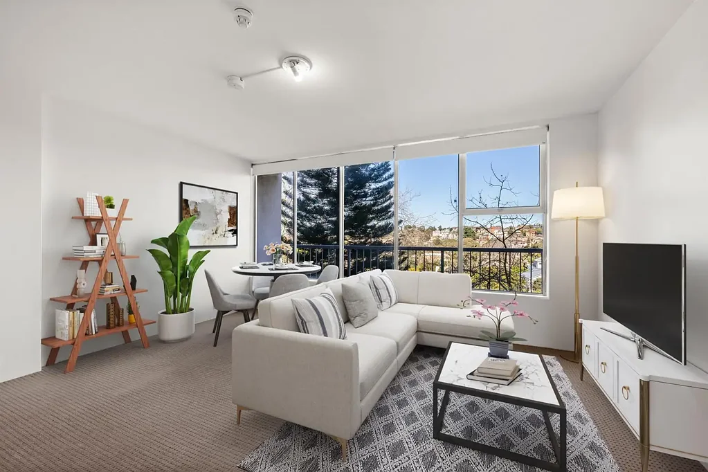 Bright & Airy Refreshed 2 Bedroom Apartment with Pool