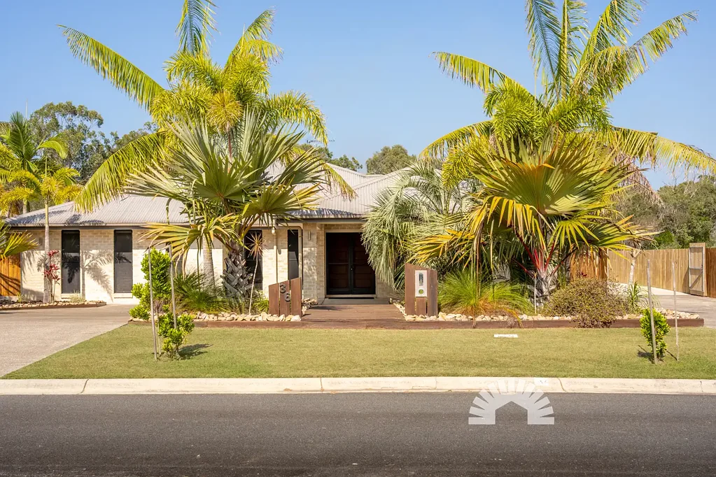 Elimbah 7ਬੈੱਡਰੂਮ Lifestyle, Location and Room for the Entire Family