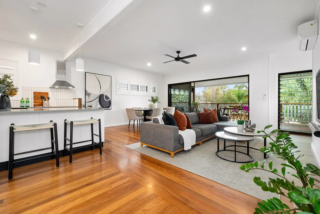 Morningside 4ਬੈੱਡਰੂਮ An elegant Morningside entertainer - beautifully appointed interiors and luxury poolside living