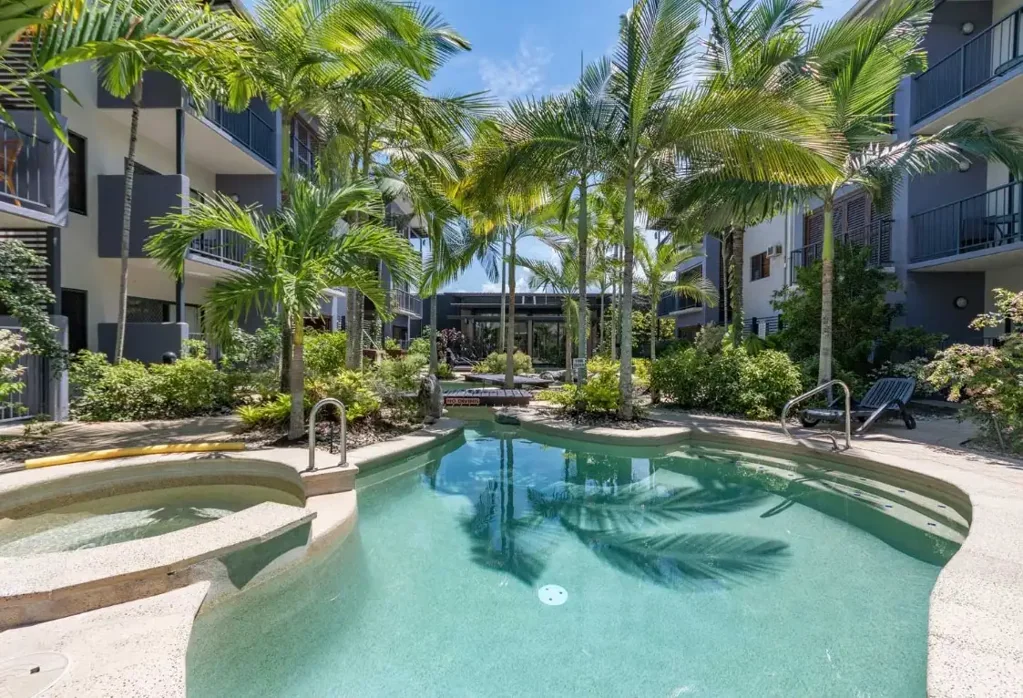 CAIRNS CITY APARTMENT, IN SOUGHT AFTER COMPLEX!