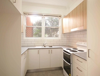 2/18 St Georges Parade, Hurstville, St George, 2房, 1浴, Apartment