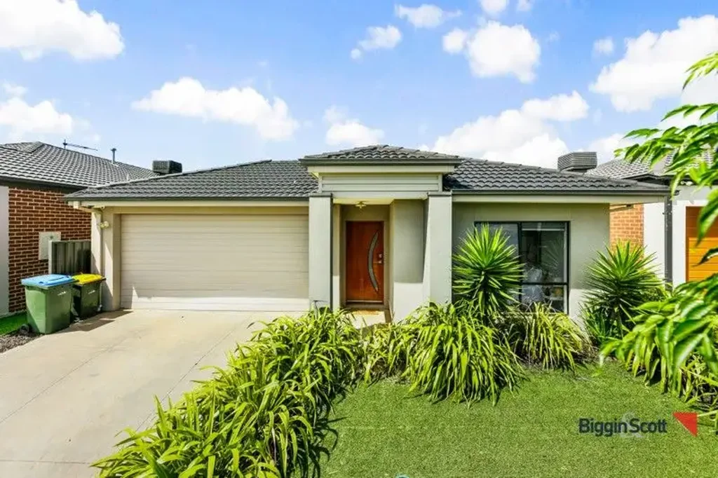 Luxury, Location, Lifestyle - A Complete Family Home !