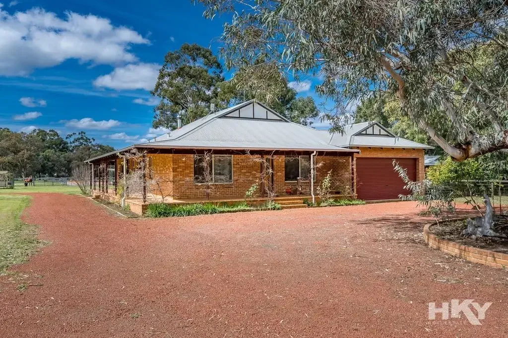 Lower Chittering 4 Slaapkamer The Complete Country & Equestrian Lifestyle.