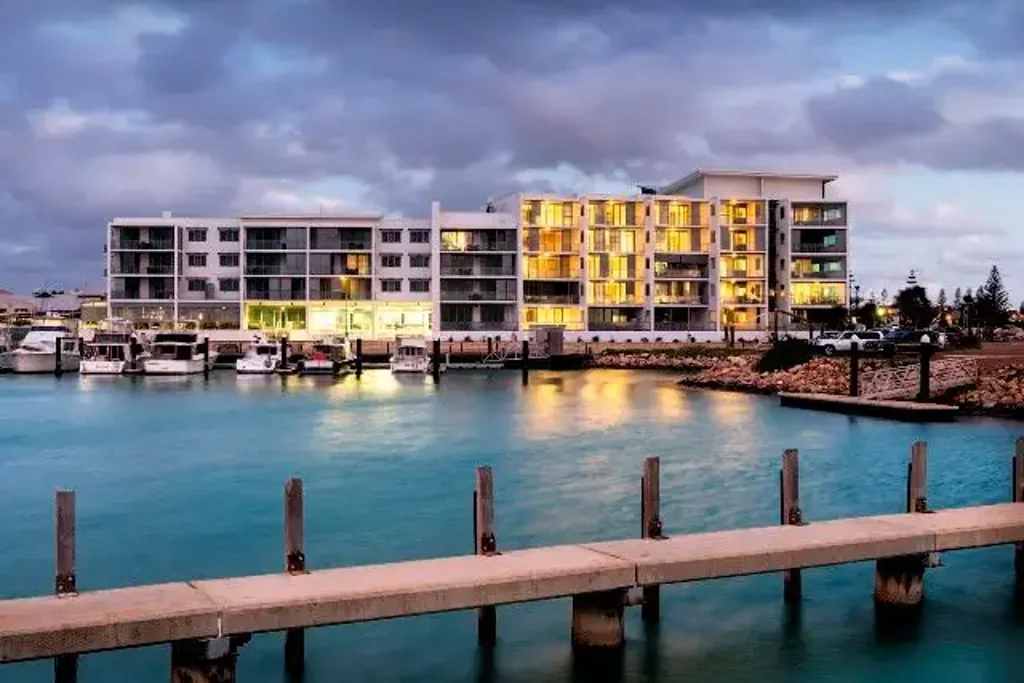 Geraldton 2ਬੈੱਡਰੂਮ On top of the world and Ready to Move Into