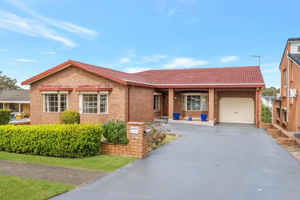 28 Prairievale Road, Bossley Park, NSW 2176