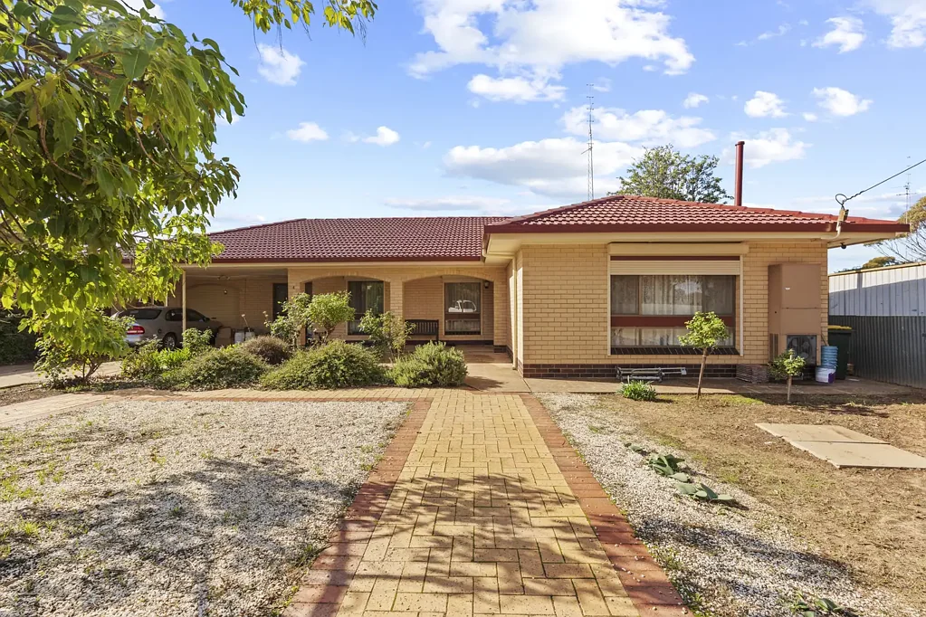 Kadina 4房  A Solid Start on a Serious Block