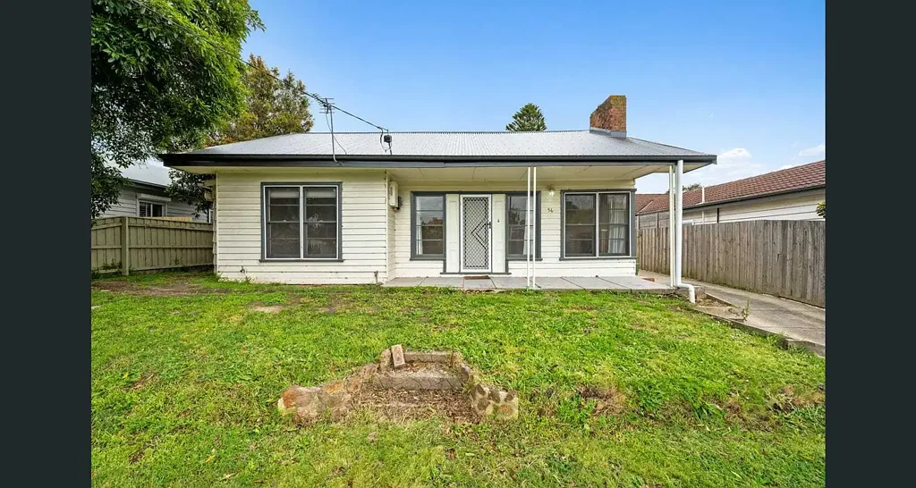 3 BEDROOM HOME CLOSE TO TOWN