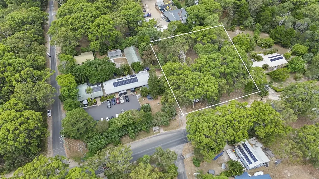 Macleay Island Attention Investors - Prime Commercial Land 4,047m2 in The Heart of Macleay Island - Endless Opportunities!
