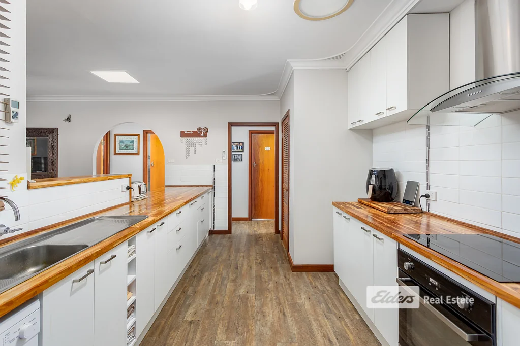 32 Shines Crescent, Brunswick, WA 6224