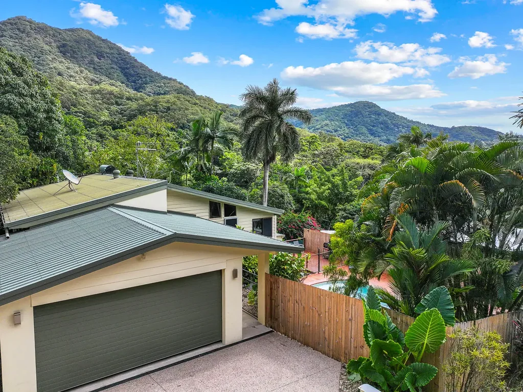11 Lydia Street, Smithfield, QLD 4878