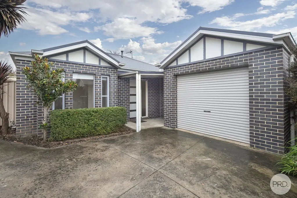 Lake Wendouree 2침실 Modern Low Maintenance Town House in Exclusive Lakeside Locale