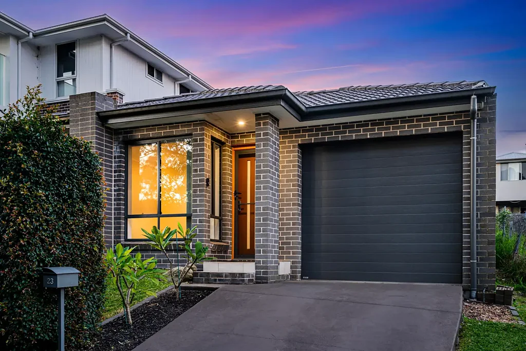 Riverstone 4Zimmer Owner Relocated - This Home Must Be Sold