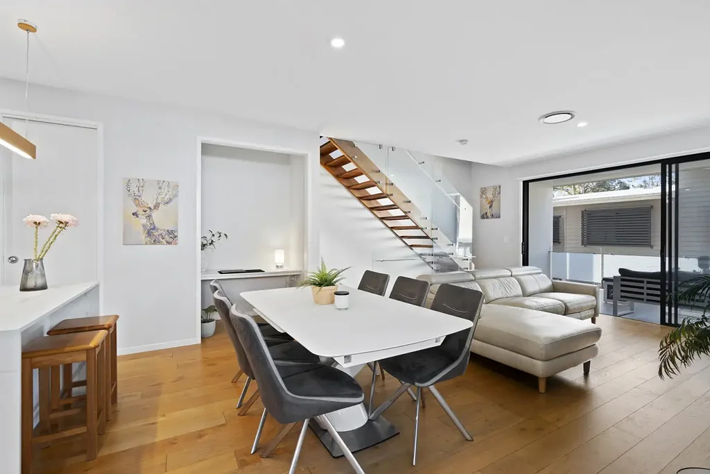 Annerley 3침실 Tri Level Townhouse with Leafy Outlook