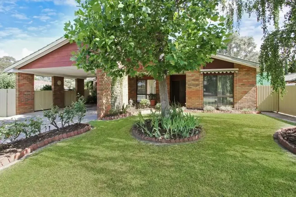 Spacious Family Home with Versatile Studio