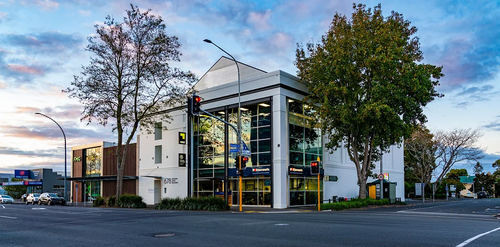 Hamilton Central Profile and Quality - Level 2 Corner Office