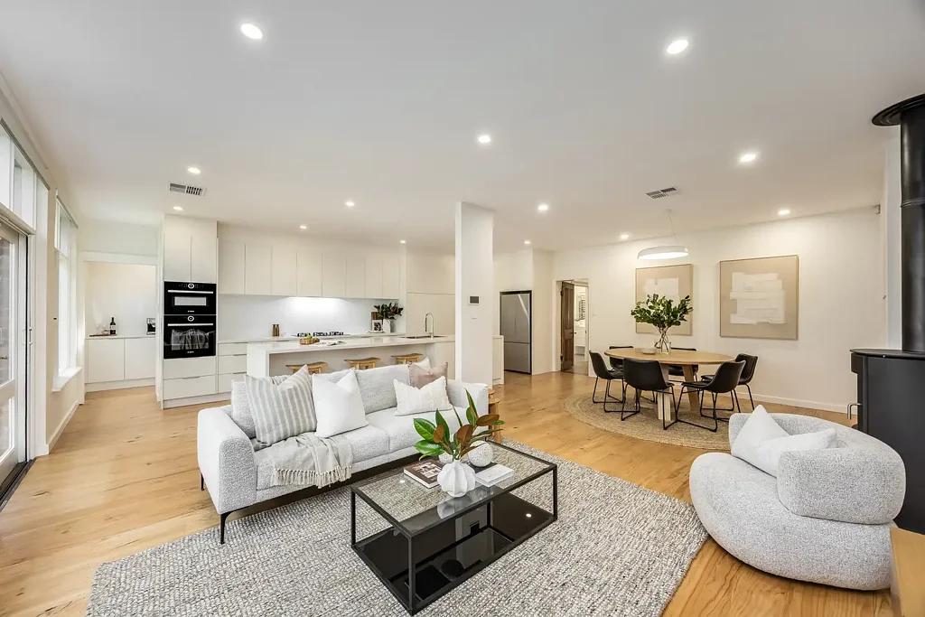 Fullarton 3房  Beautifully Remodelled Villa Framed by the City, Prized Schools, and Iconic Dining