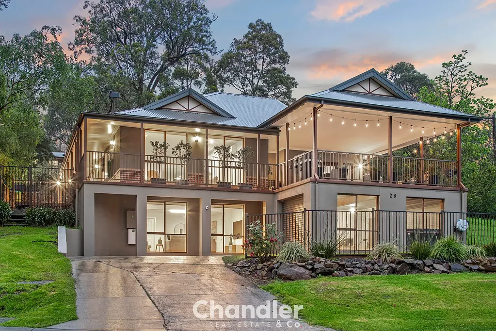 Upper Ferntree Gully 6બેડરૂમ A Refined Hillside Retreat with Endless Possibility