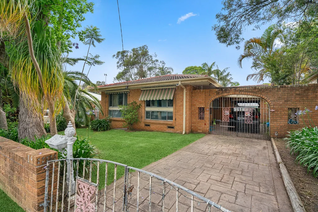 13 Kareelah Avenue, Berkeley Vale, NSW 2261