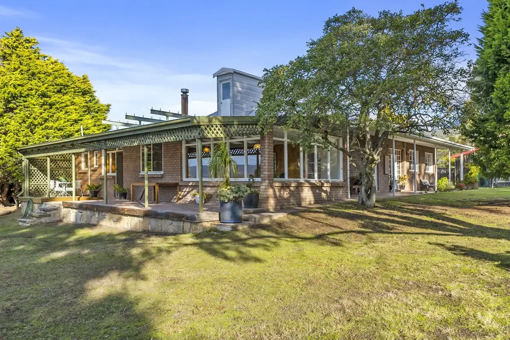 Granton 4 Bedroom A rare piece of Granton’s history – now a private lifestyle sanctuary