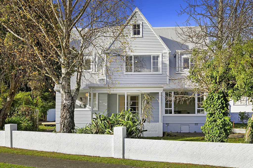 Stokes Valley 5ਬੈੱਡਰੂਮ Iconic five bedroom home in the Glen