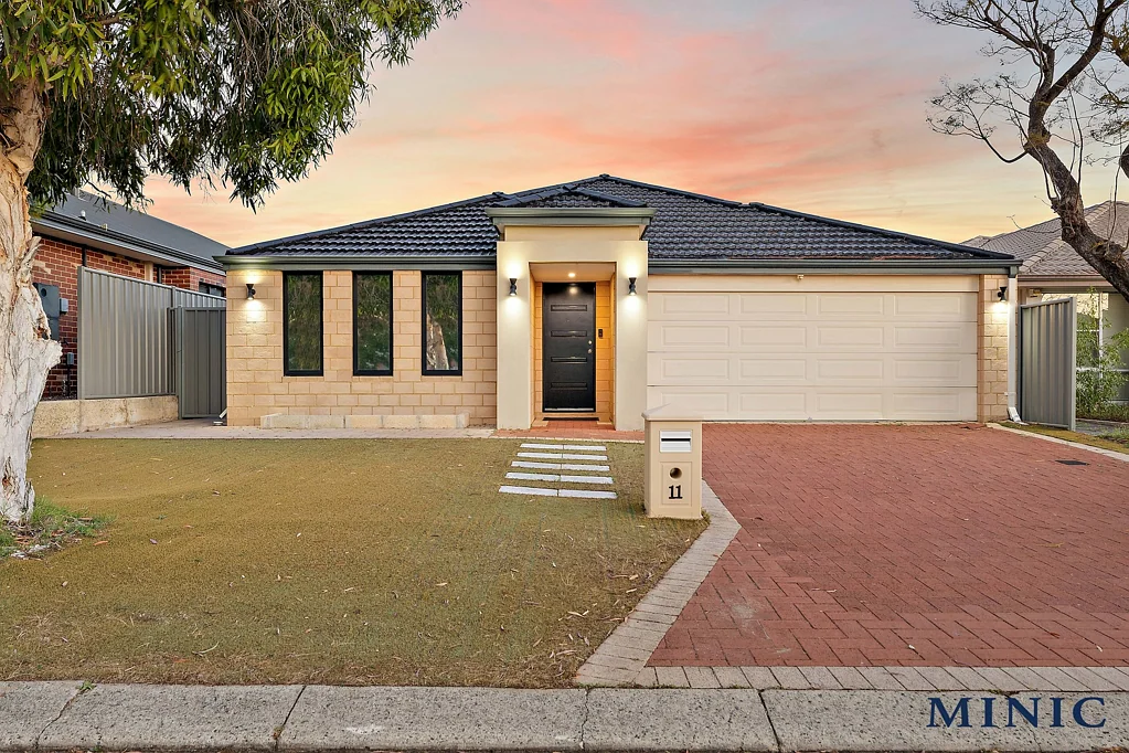 11 Blacksmith Street, Queens Park, WA 6107