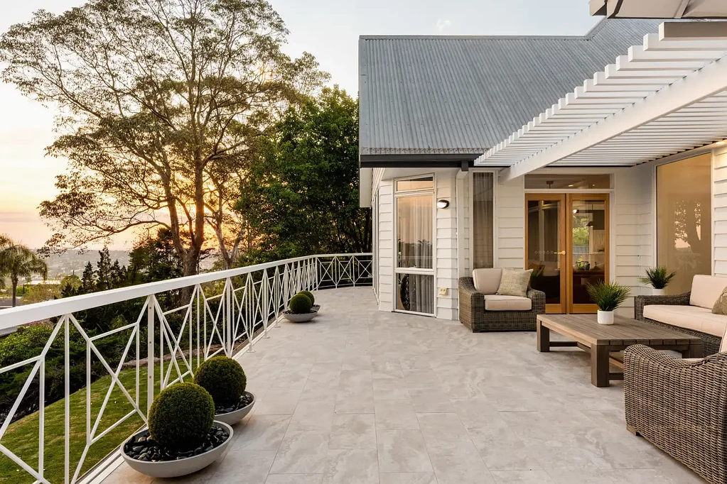 Mount Lofty 4ਬੈੱਡਰੂਮ Stunning City views from this easy to maintain Executive Residence