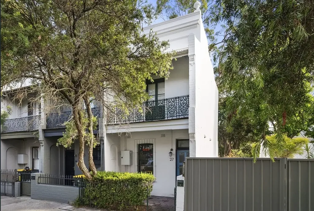 Renovated Inner West Terrace Moments from Tramsheds & Light Rail