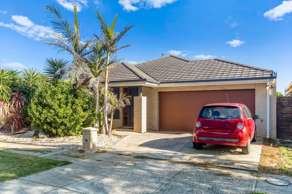 16 Eden Avenue, Skye, VIC 3977
