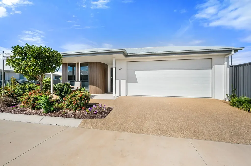 Innes Park 2房  Beautifully Appointed Modern Home Close to Club Drift