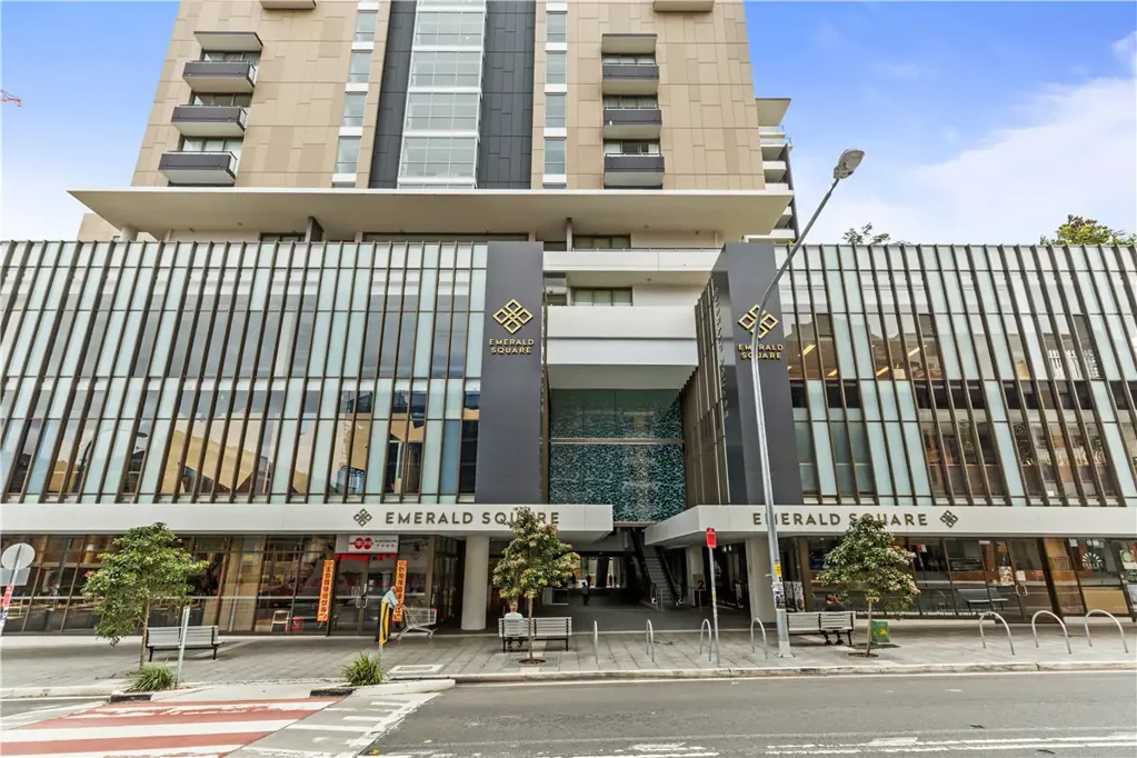 Large 2 bedrooms garden apartment with fully furnished in the heart of Burwood