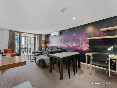 South Brisbane 1房 South Brisbane核心 一步之遥CBD 现代装修 宽敞阳台 无敌采光 带锁车位 City-Fringe Living with Exceptional Lifestyle Appeal