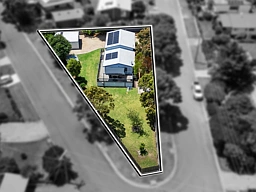 18 Mist Street, Lakes Entrance