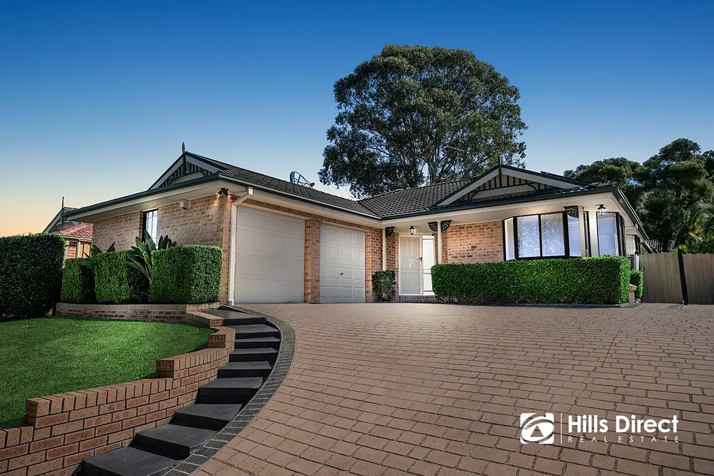 Kellyville Ridge 4ห้องนอน High-Side Family Gem on 600sqm with Multiple Living Areas, Jacuzzi & Walk to Schools and Shops