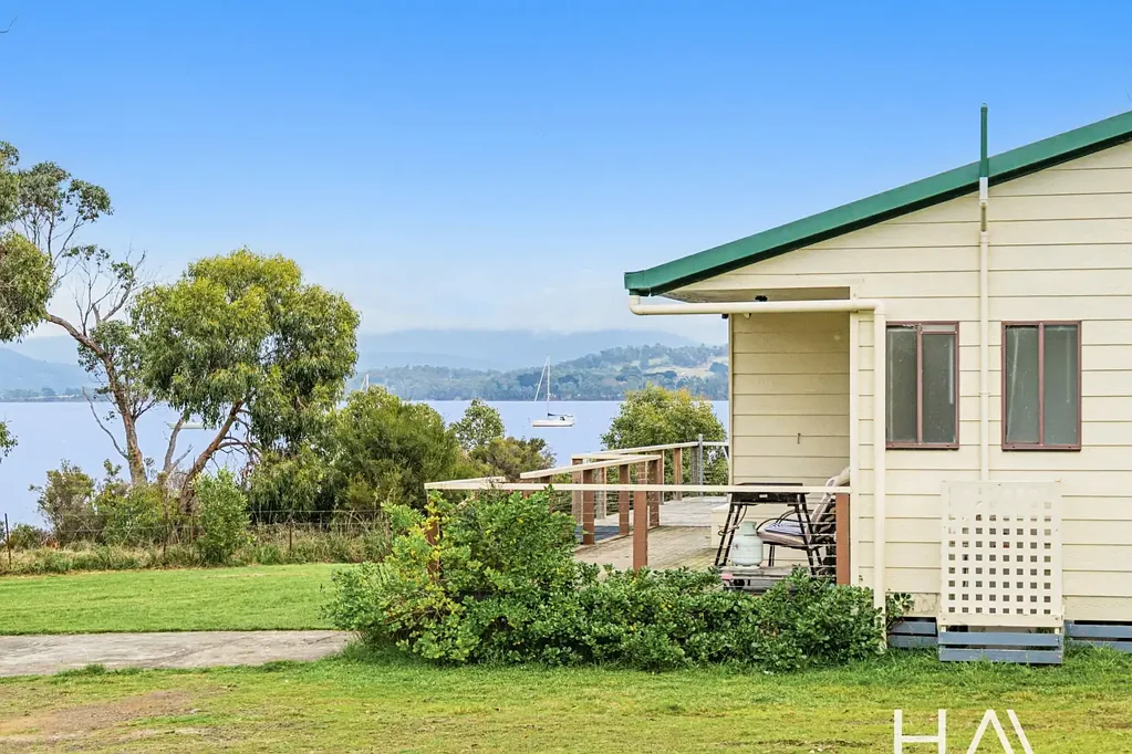 Deep Bay 4房  Coastal Living with Stunning Views!