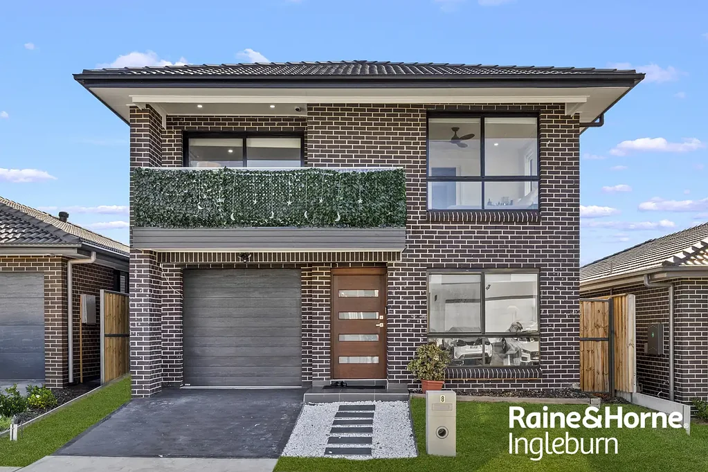 Airds 5 Slaapkamer Spacious 5 Bedroom Near-New Home in a High-Growth Area