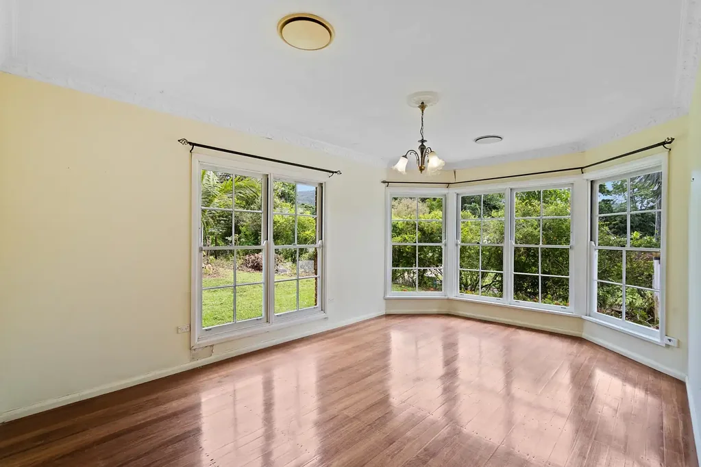 Smithfield 4Kwarto UNIQUE DESIGN, RED BRICK, DOUBLE ST ACCESS, UNLIMITED POTENTIAL
